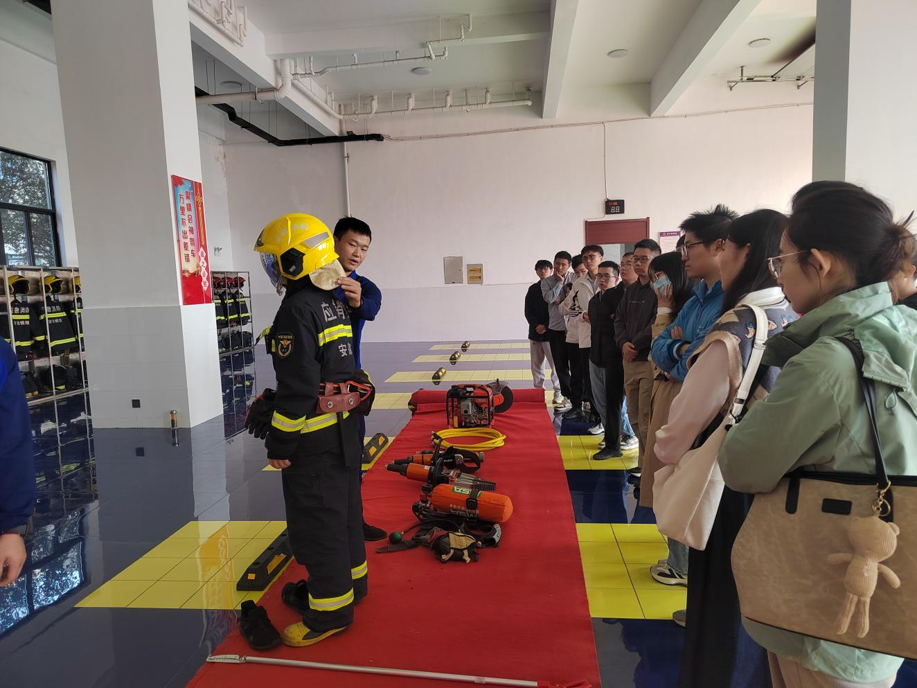 設計團支部開展“消防安全在我心，青春力量共守護”